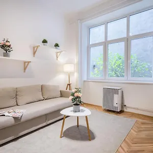 Appartamento Bpr Toffee Design With A/c, Budapest